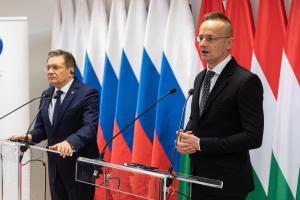 Szijjártó Péter külgazdasági és külügyminiszter és Alekszej Lihacsov, a Roszatom vezérigazgatójának találkozója Pakson, 2023. november 14-én. Fotó: Paks II. Zrt.