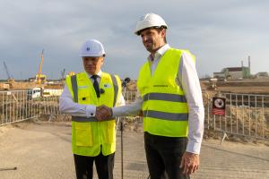 Magyar Levente, a Külgazdasági és Külügyminisztérium parlamenti államtitkára és Alekszej Lihacsov, a Roszatom vezérigazgatója - 2023. 09. 22. Fotó: Paks II. Zrt.