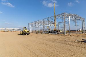 Az acél- és betonacél-szerelő üzem létesítése. Fotó: Paks II. Atomerőmű Zrt.