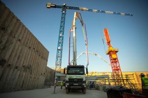 Concreting of the base plate of the Unit 5 reactor building. Photo: Paks II. Ltd. / Szűcs József